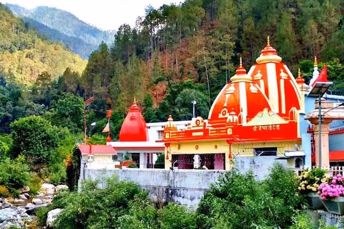 कैंची धाम में आस्था का महासंगम, कपाट खुलते ही उमड़ा श्रद्धालुओं का सैलाब